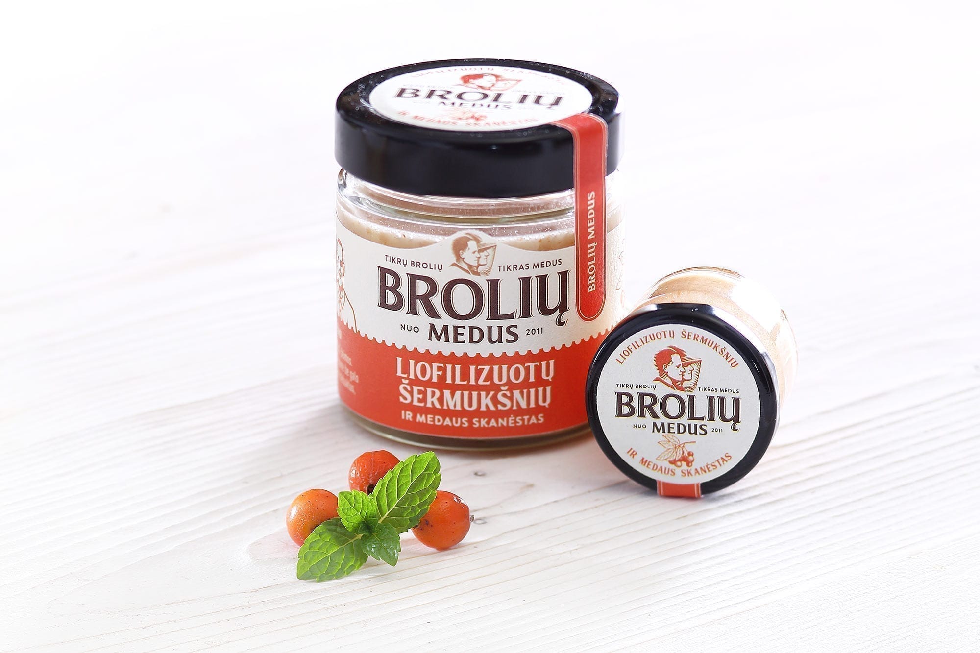 Mesi koos roosi puusadega